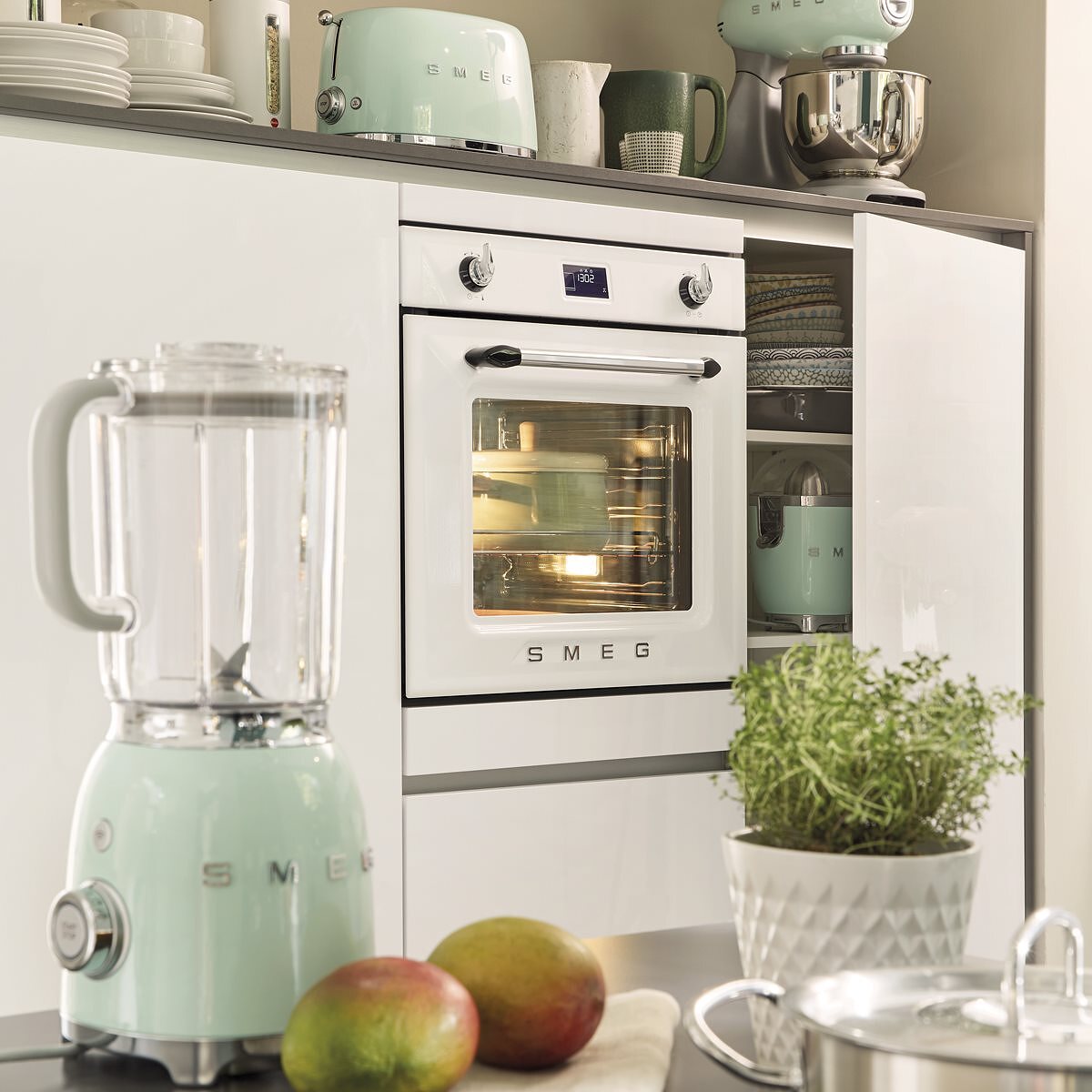 Blend-and-go with Smeg's personal blender - Appliance Retailer