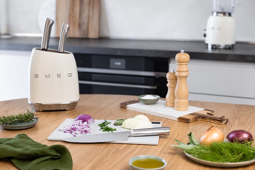 50's Style Blok s 6 noži, bel