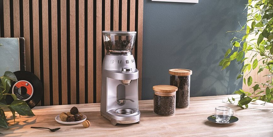 50's Style Električni mlinček za kavo, aluminijast