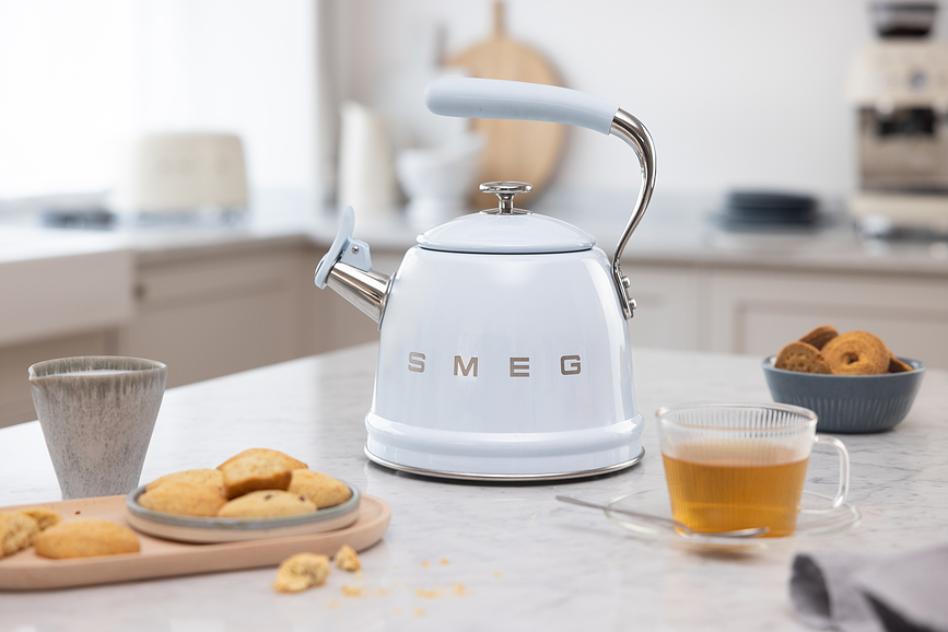 50's Style Τσαγιέρα με σφυρίχτρα, μαύρη