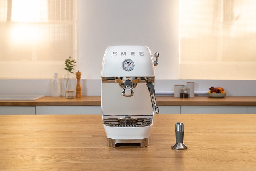 Cafetera espresso con función Cold Brew 50's Style, verde pastel