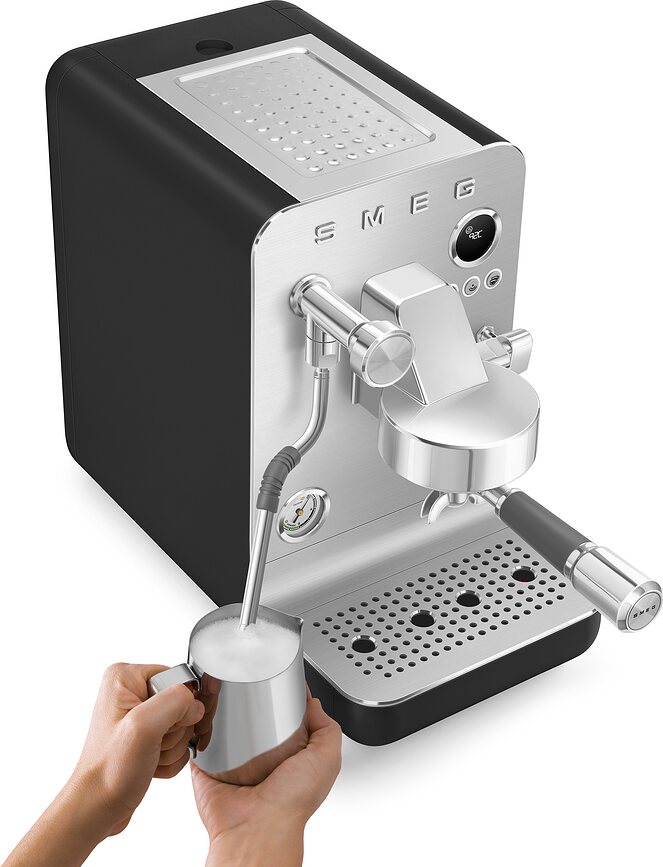 Smeg Kavni aparat z ročko, mat bel