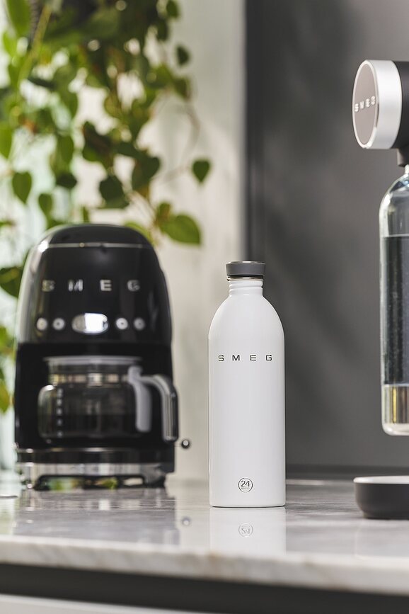 Steklenica za vodo Smeg x 24Bottles 1 l, črna