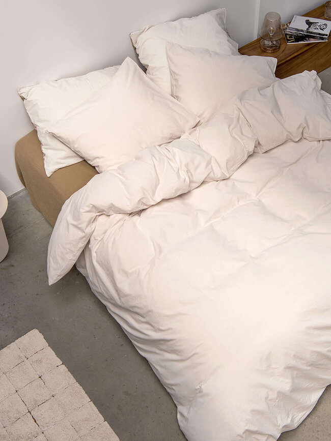 Posteljnina Beige 260 x 220 cm z 2 prevlekama za vzglavnik 60 x 70 cm