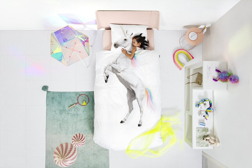 Unicorn White sängkläder 260 x 220 cm med 2 örngott 60 x 70 cm