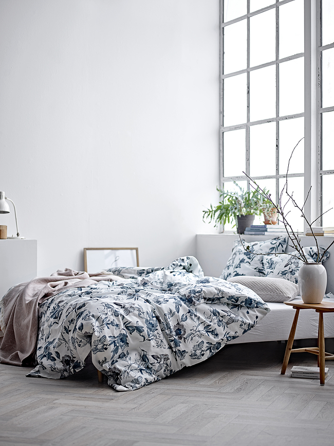 Flower Burst Posteljnina, 135 x 200 cm, modra, z prevleko za vzglavnik 80 x 80 cm