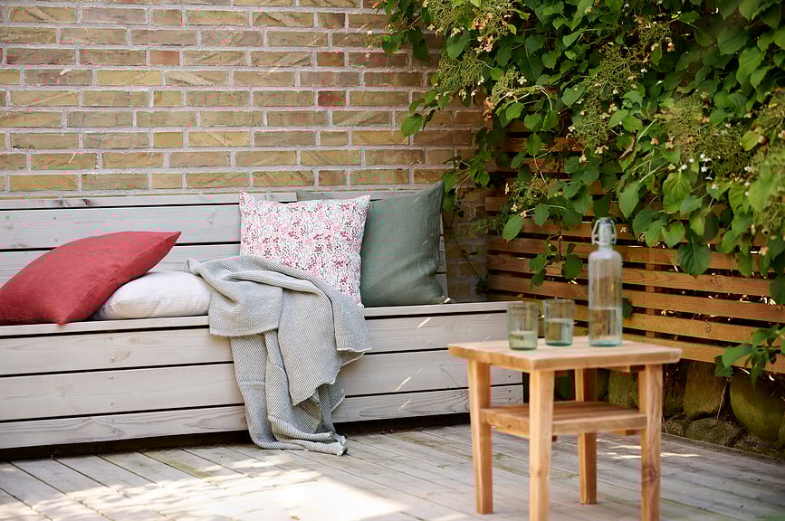 Line Stolnjak 140 x 220 cm bež zlatni