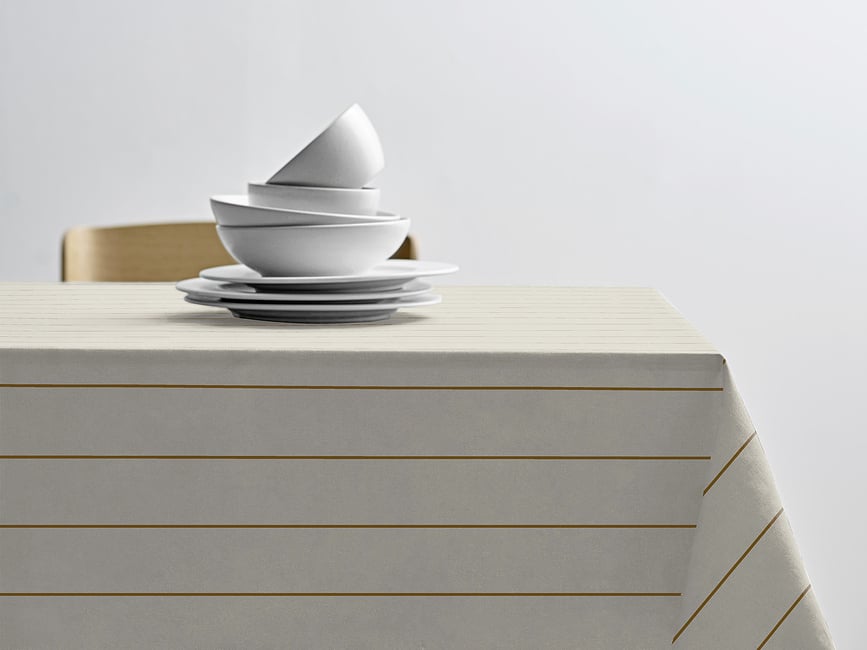 Mantel Line, 140 x 270 cm, beige y dorado