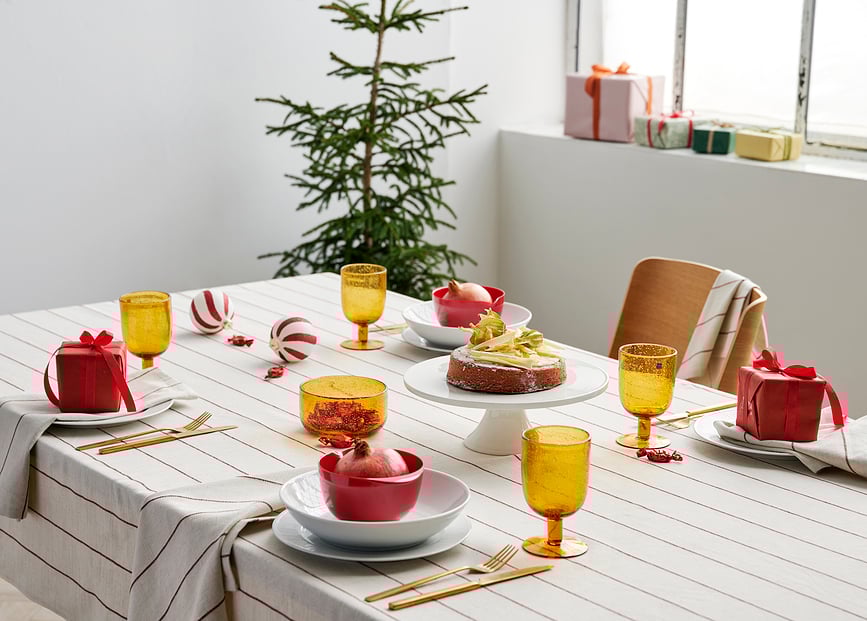 Mantel Line, 140 x 320 cm, beige y dorado