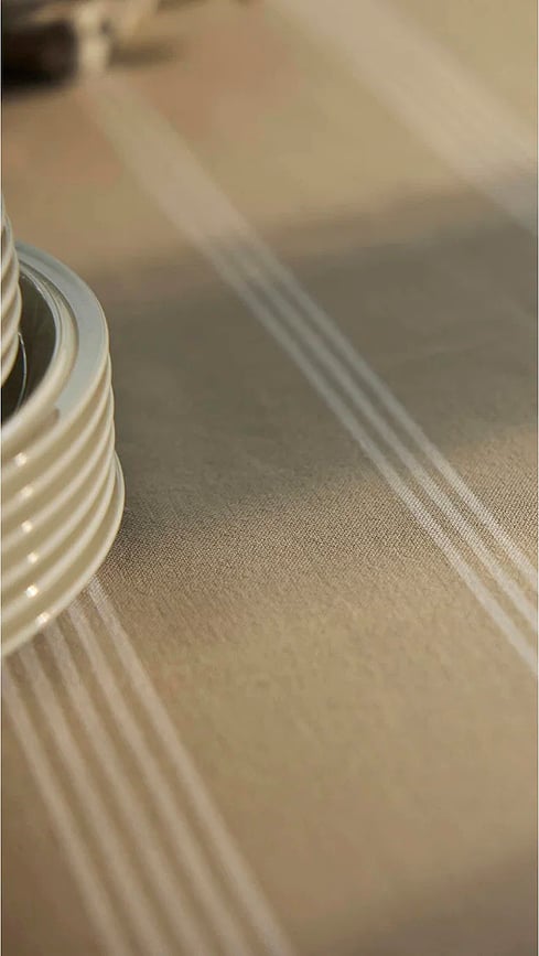 Moments Linen Tischdecke 140 x 320 cm, hellbraun
