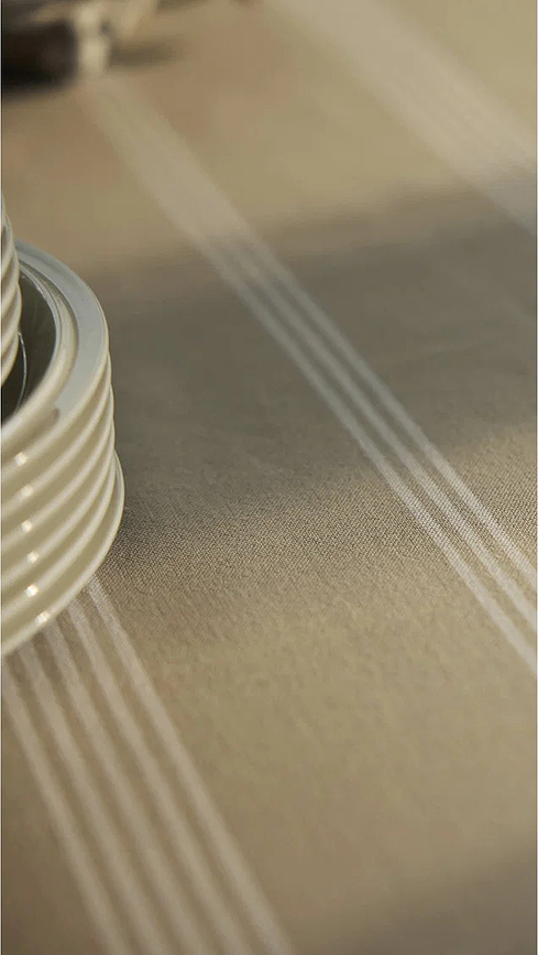 Staltiesė Moments Linen 140 x 320 cm, šviesiai ruda