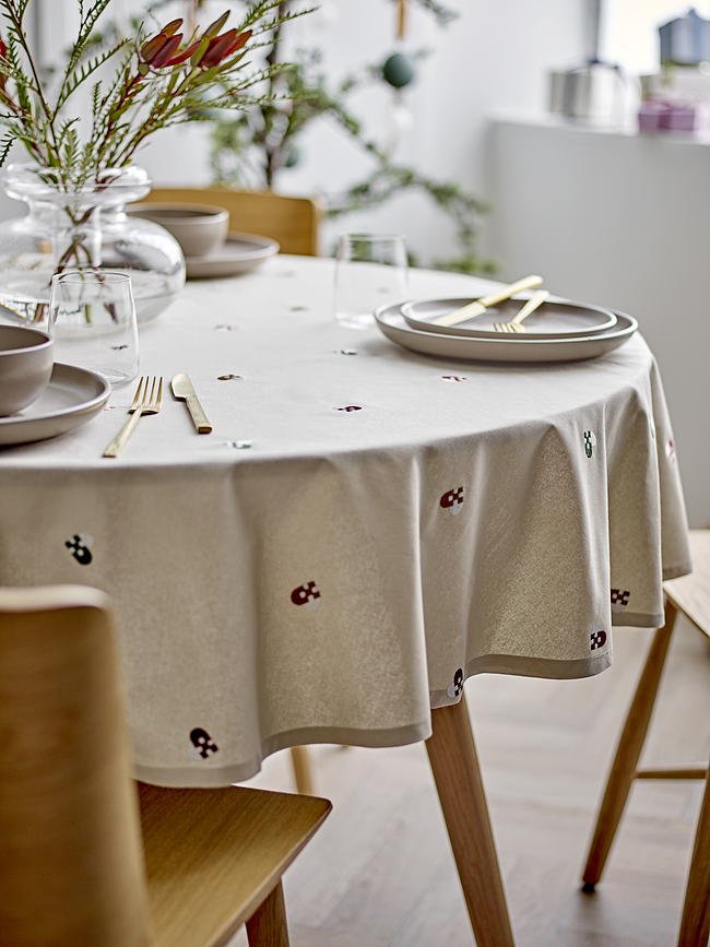 Christmas Hearts Embroidery Τραπεζομάντηλο, Φ180 cm, ροζ-καφέ