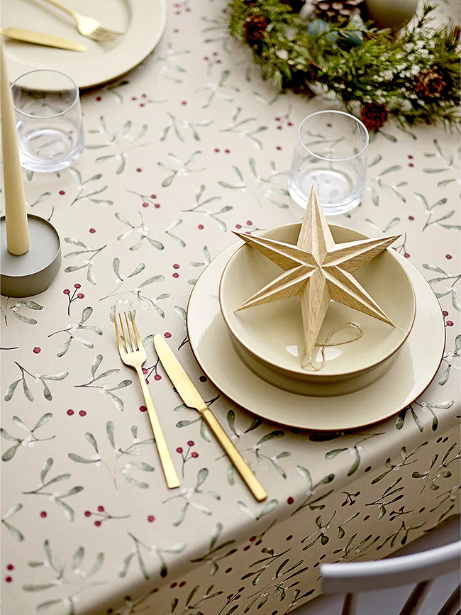 Winter Berries Tablecloth 100 x 140 cm, light brown