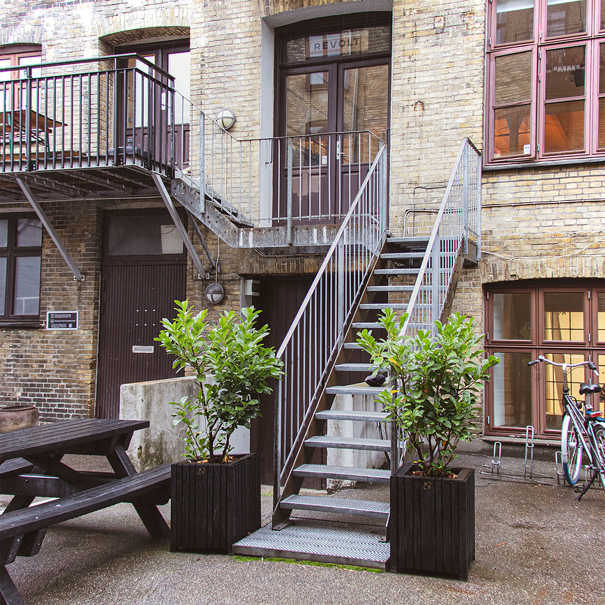 GrowBIG Αυτοποτιζόμενη Γλάστρα, μαύρη τέφρα