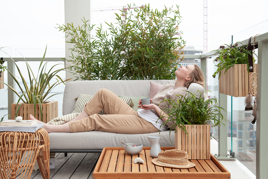 GrowON Pot Auto-Arrosant avec trous pour crochets de suspension, chêne foncé