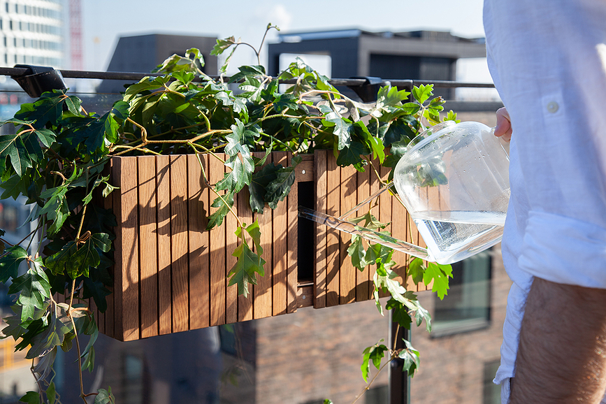 GrowWIDE Samonamakalni lonec z luknjami za obešanje, črni jesen