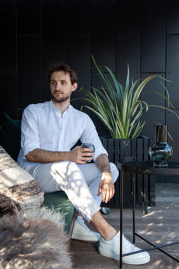 Maceta de autorriego GrowBIG, fresno negro