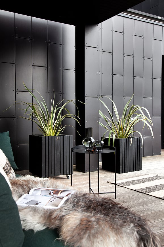 Maceta de autorriego GrowBIG, fresno negro