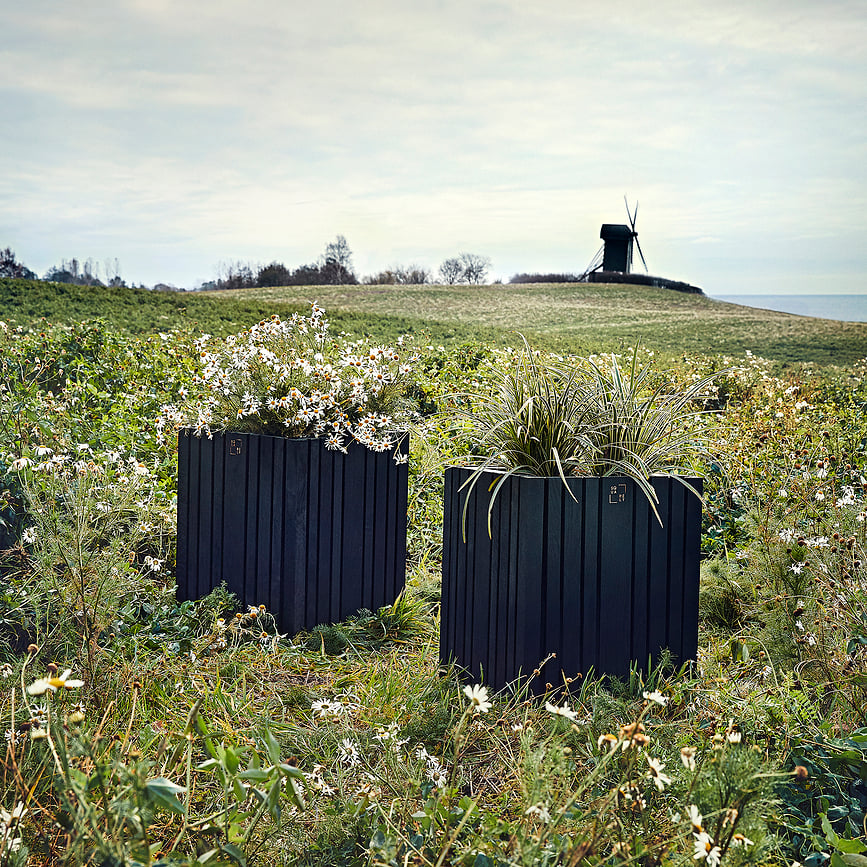 Maceta de autorriego GrowBIG, fresno negro