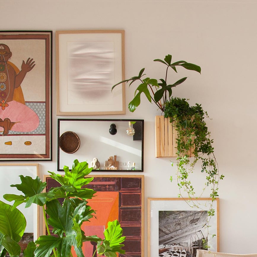 Maceta de autorriego GrowON, montada en pared, fresno natural