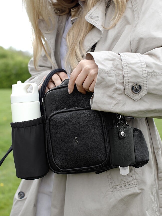 Bandolera Stackers Dog Walking, color camel