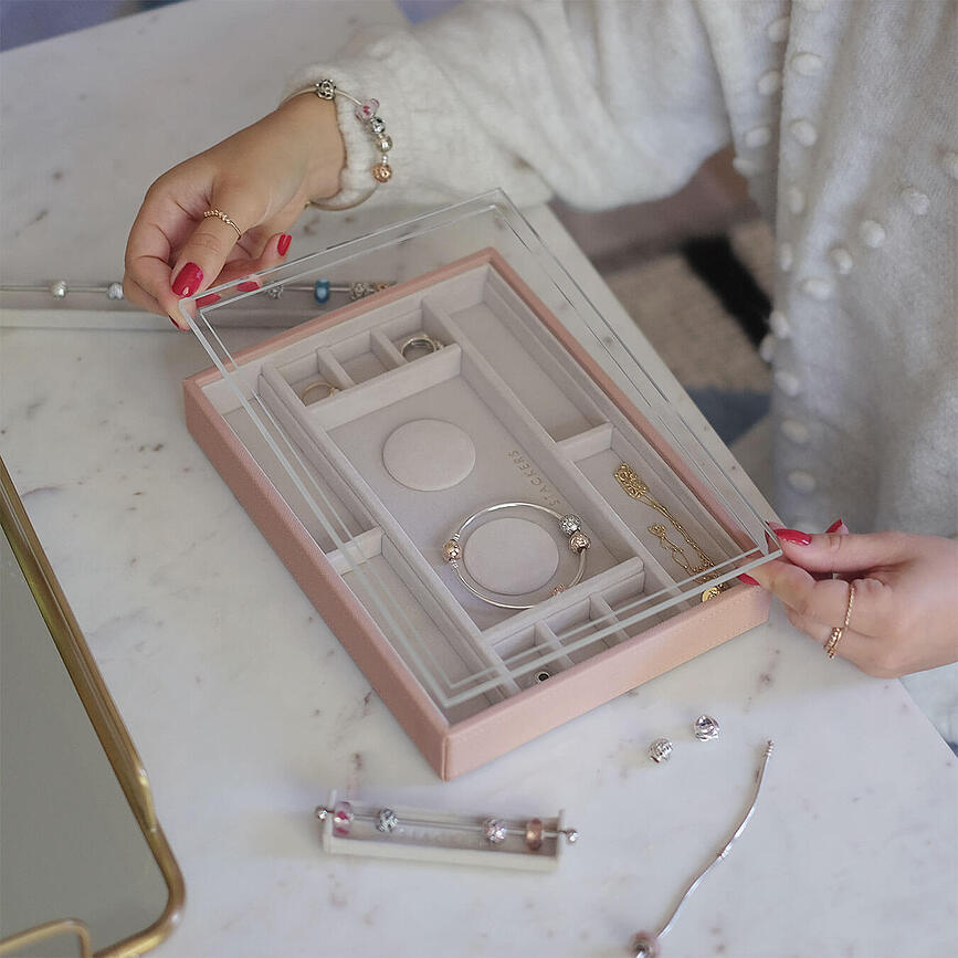 Caja Stackers para charms, color topo, con compartimentos y tapa