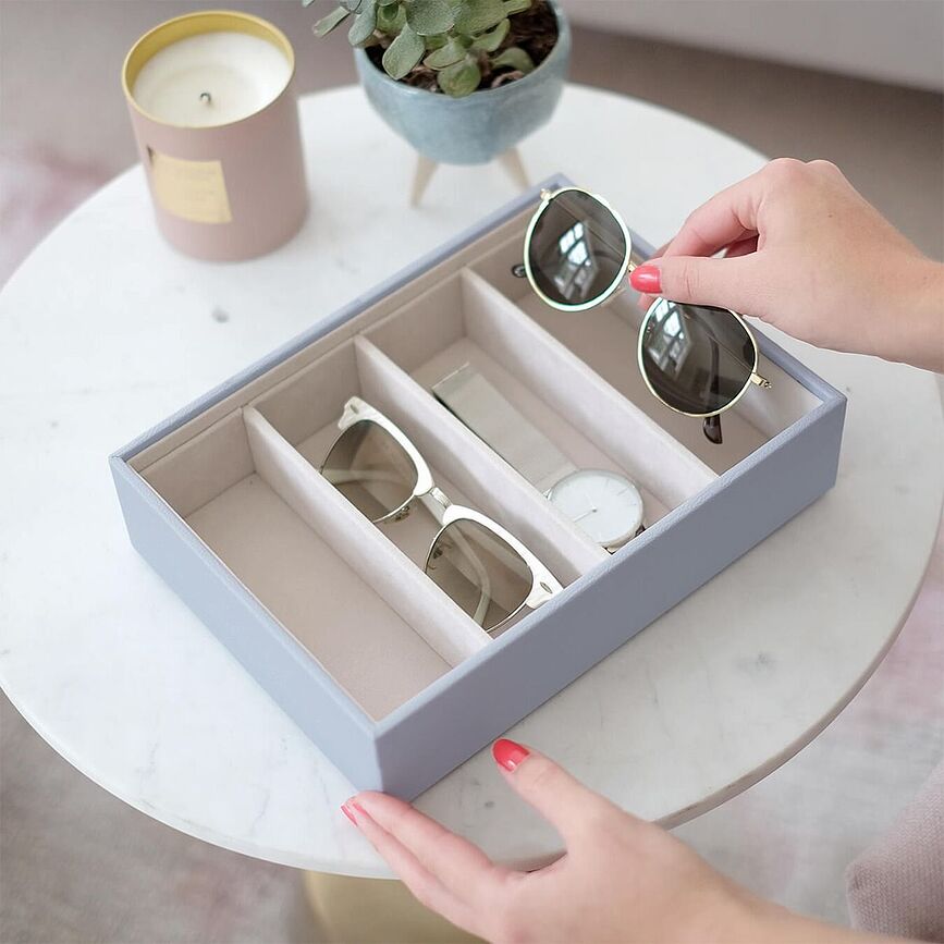 Caja organizadora para gafas con 4 compartimentos Stackers Classic, topo
