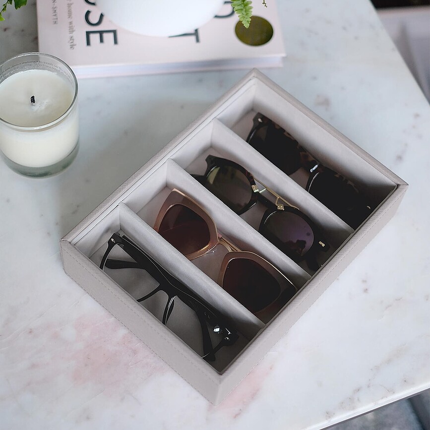 Caja organizadora para gafas con 4 compartimentos Stackers Classic, topo
