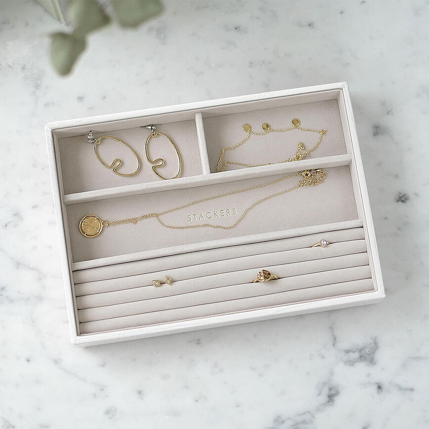 Joyero Stackers Croc, de 4 compartimentos, acabado cocodrilo, color putty clásico