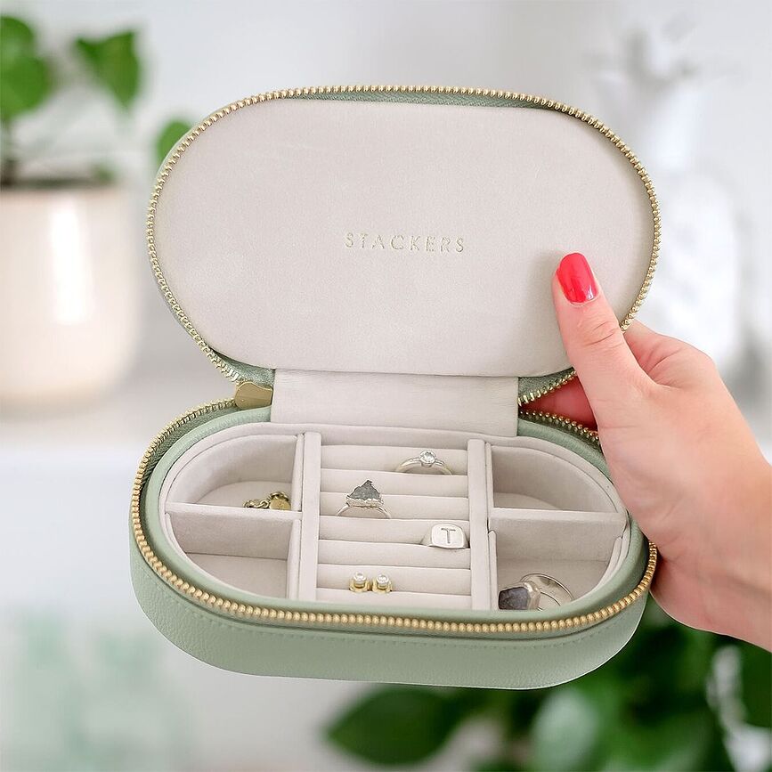 Estuche de viaje para joyas Stackers Travel, ovalado, gris piedra