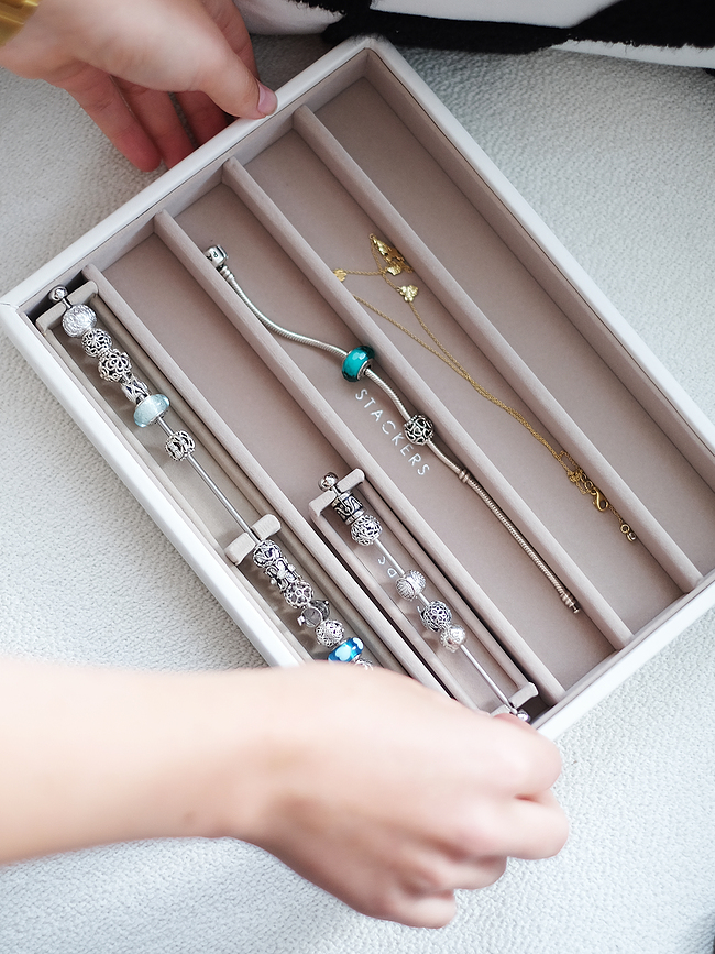 Expositor doble de terciopelo Stackers, para Charms, gris claro