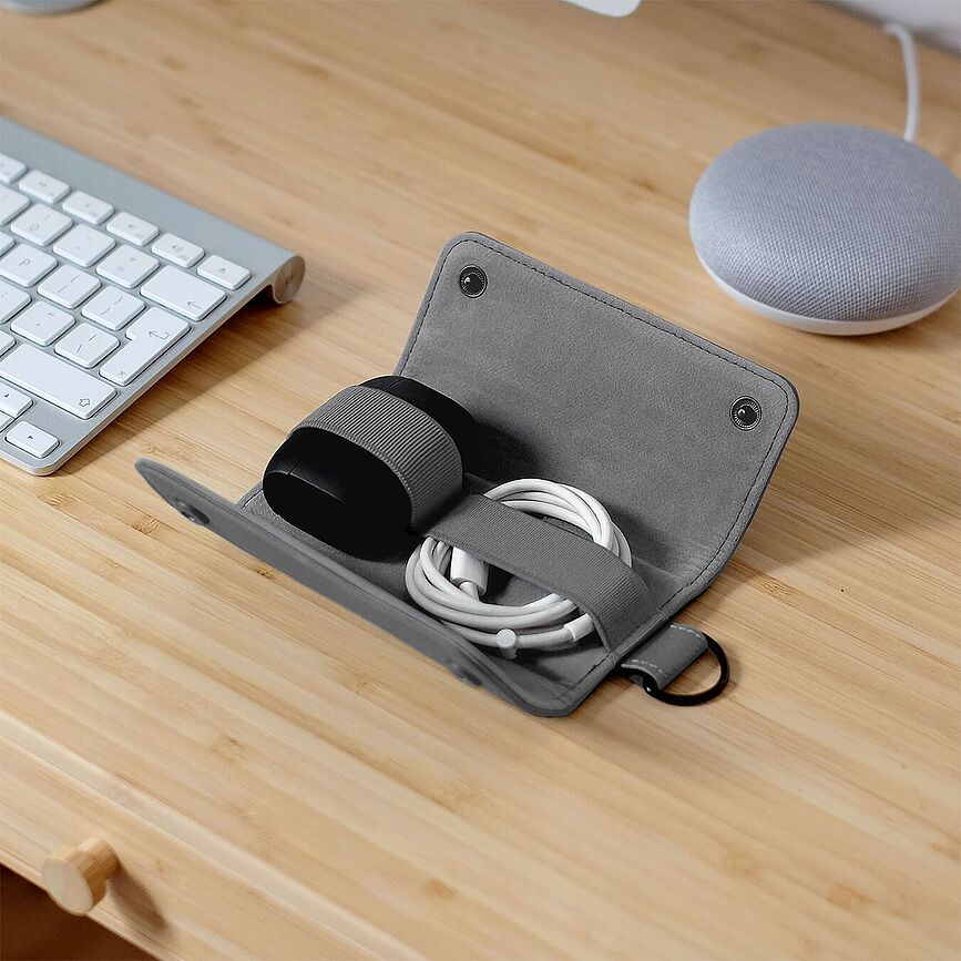 Stackers Compact Pebble Charger and headphones case navy blue