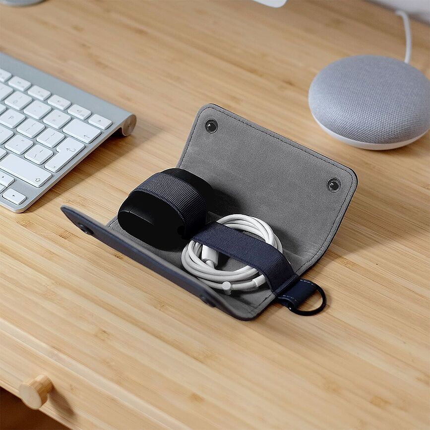 Stackers Compact Pebble Charger and headphones case navy blue