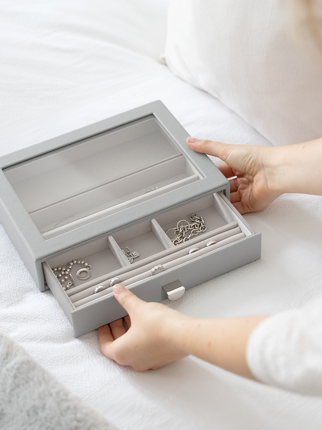 Stackers Škatla za nakit classic, s predalom in steklenim pokrovom, 6-predelna, taupe