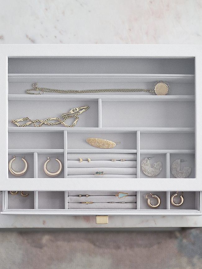 Stackers Škatla za nakit super velika, s predalom, s steklenim pokrovom, s 16 predelki, taupe