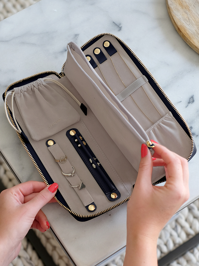 Stackers Potovalna škatla za nakit z mestom za prstane, bordo