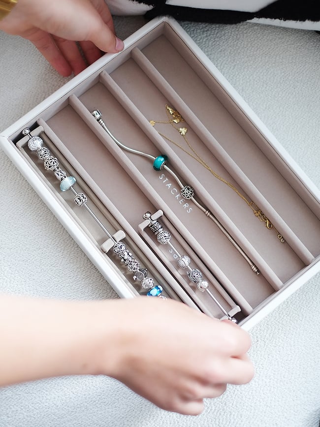 Stackers Stojalo za obeske dvojno, svetlo sivo, žamet