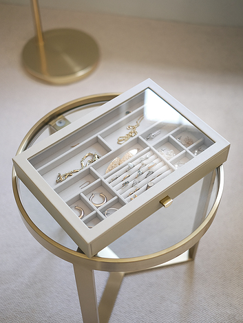 Szkatułka na biżuterię Stackers 16 komorowa supersize z szufladą i szklaną pokrywką