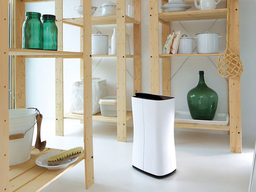 Theo Razvlažilec zraka, bel