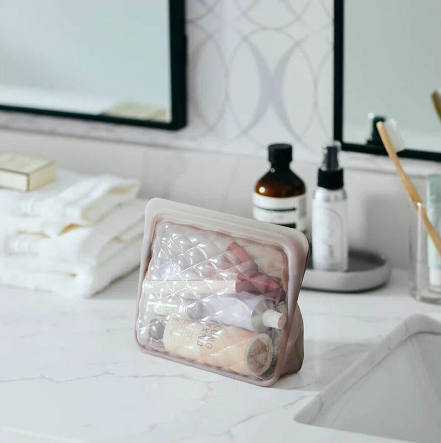 Stasher Kozmetička Torbica Beauty Essentials puder roza