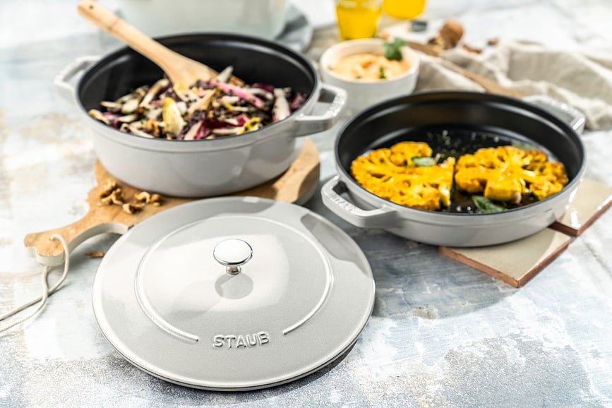 Juego de Ollas y Sartén Staub de hierro fundido, color trufa blanca, 24 cm, 4 piezas