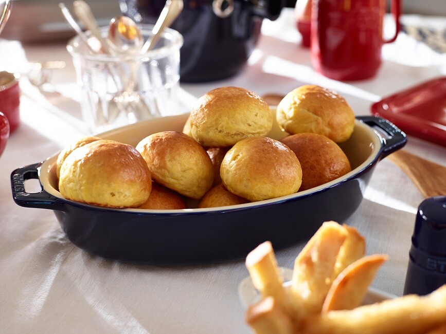 Fuente de Horno ovalada Staub, 1.1 L, azul