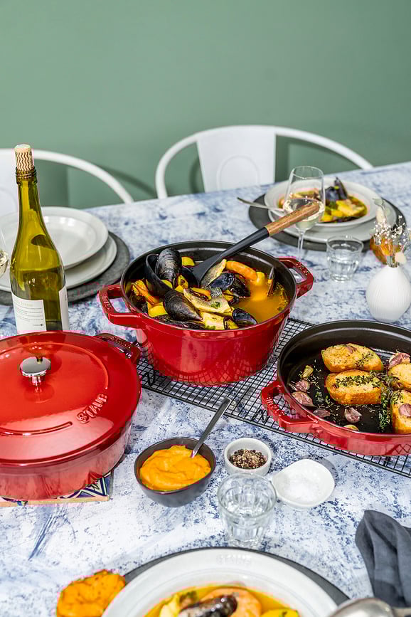 Juego de Olla y Sartén Staub, 24 cm, rojo, Set de 3 piezas