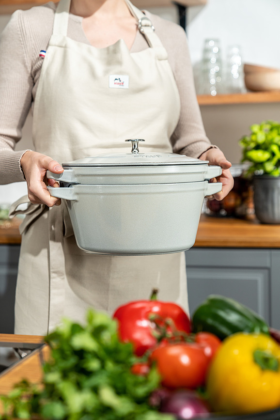 Staub gryde 24 cm, rød, med pande og låg, 3 dele