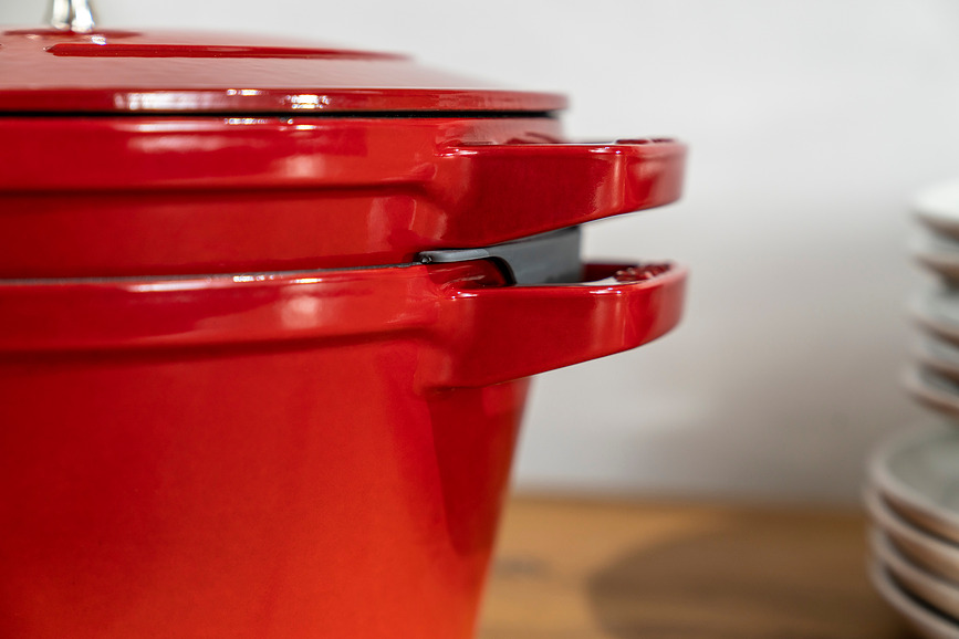 Staub gryde 24 cm, rød, med pande og låg, 3 dele