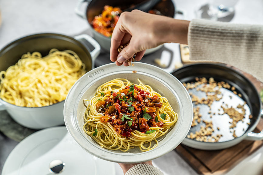 Staub Κατσαρόλα με Τηγάνι και Καπάκι, 24 cm, κόκκινο, Σετ 3 τεμαχίων