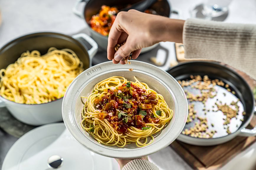 Staub Lonac s tavom i poklopcem 24 cm crveni Set od 3 dijela