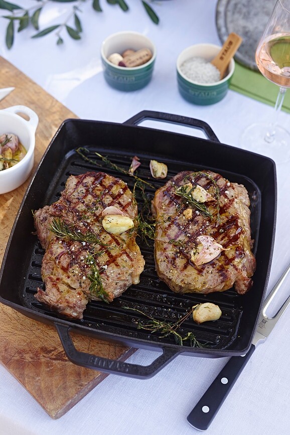 Staub Poêle à Griller carrée, 23 cm, en fonte, noire, avec deux poignées