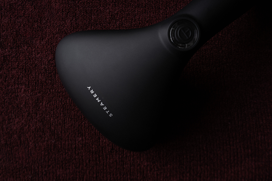 Cirrus 2 Ročni parni likalnik, črn