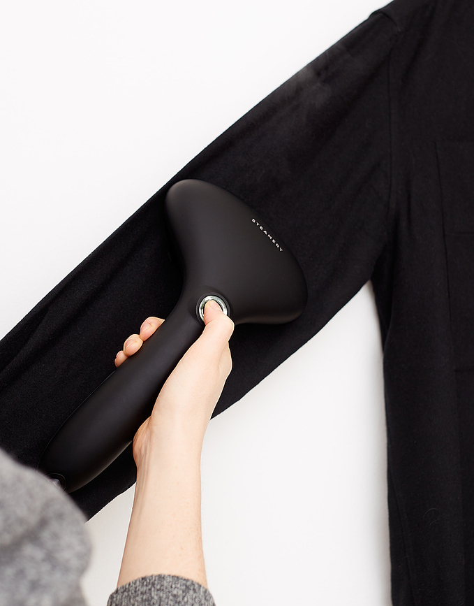 Cirrus 2 Ročni parni likalnik, črn